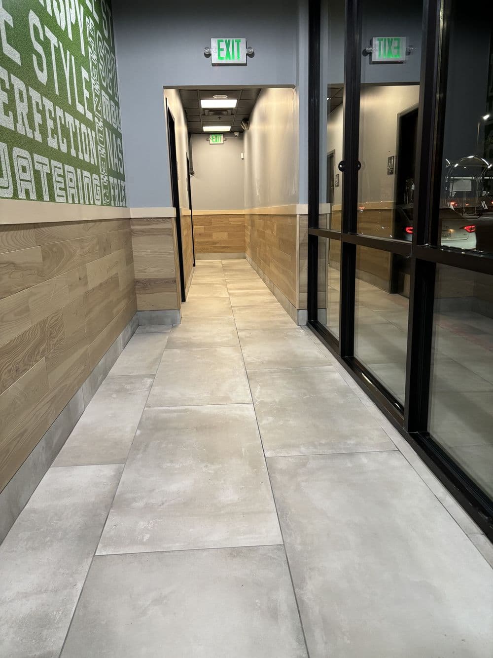 Gallery photos for Restaurant Interior Cleaning Project: Image #1