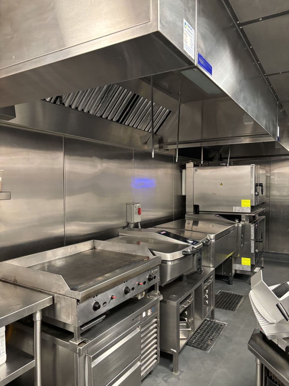 Gallery photos for Commercial Kitchen Deep Cleaning: Image #8