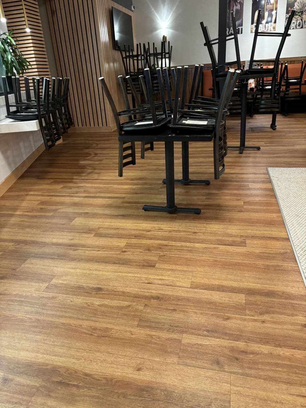 Gallery photos for Comprehensive Restaurant Deep Clean: Image #3
